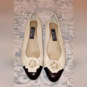 Stuart Weitzman Cream and Black leather floral Women's Shoes 8w